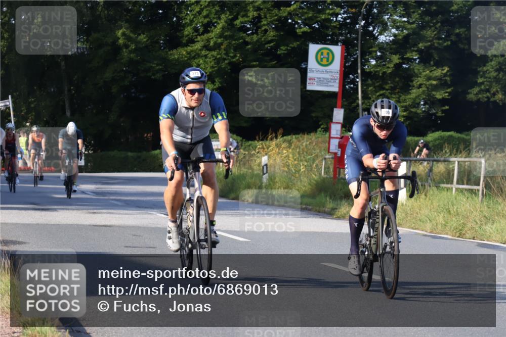 25.08.2024 - Elbe Triathlon Hamburg Fuchs,  Jonas http://msf.ph/oto/6869013 25.08.2024 09:31:42 Radfahren 173, 176, 200, 373, 397, 219, 350, 124 meine-sportfotos.de
