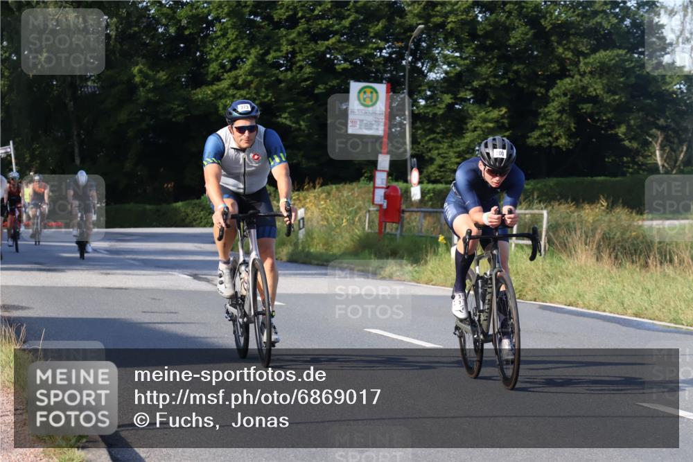 25.08.2024 - Elbe Triathlon Hamburg Fuchs,  Jonas http://msf.ph/oto/6869017 25.08.2024 09:31:42 Radfahren 173, 176, 200, 373, 397, 219, 350, 124 meine-sportfotos.de