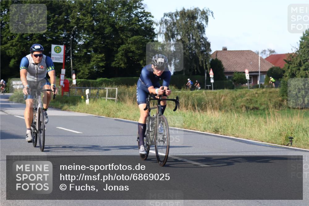 25.08.2024 - Elbe Triathlon Hamburg Fuchs,  Jonas http://msf.ph/oto/6869025 25.08.2024 09:31:42 Radfahren 173, 176, 200, 373, 397, 219, 350, 124 meine-sportfotos.de
