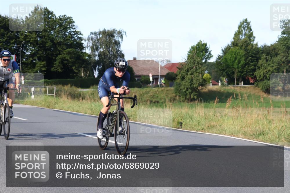 25.08.2024 - Elbe Triathlon Hamburg Fuchs,  Jonas http://msf.ph/oto/6869029 25.08.2024 09:31:42 Radfahren 173, 176, 200, 373, 397, 219, 350, 124 meine-sportfotos.de