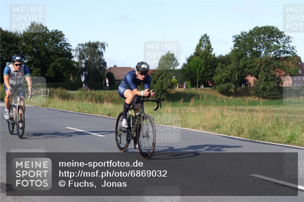 25.08.2024 - Elbe Triathlon Hamburg Fuchs,  Jonas http://msf.ph/oto/6869032 25.08.2024 09:31:42 Radfahren 173, 176, 200, 373, 397, 219, 350, 124 meine-sportfotos.de