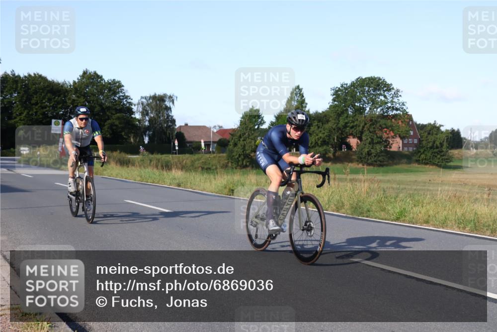 25.08.2024 - Elbe Triathlon Hamburg Fuchs,  Jonas http://msf.ph/oto/6869036 25.08.2024 09:31:43 Radfahren 173, 176, 200, 373, 397, 219, 350, 124 meine-sportfotos.de