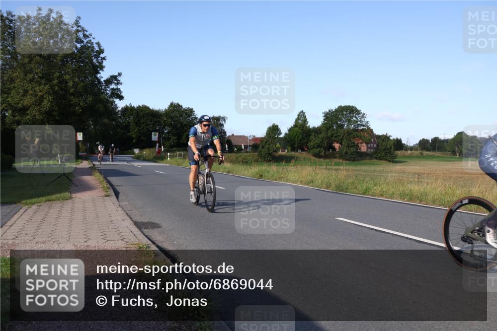 25.08.2024 - Elbe Triathlon Hamburg Fuchs,  Jonas http://msf.ph/oto/6869044 25.08.2024 09:31:43 Radfahren 173, 176, 200, 373, 397, 219, 350, 124 meine-sportfotos.de