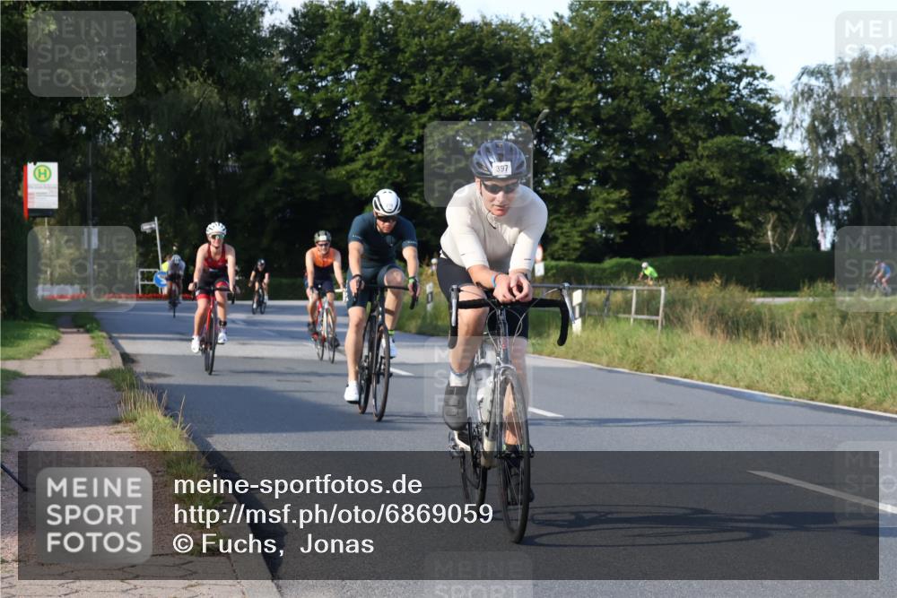 25.08.2024 - Elbe Triathlon Hamburg Fuchs,  Jonas http://msf.ph/oto/6869059 25.08.2024 09:31:45 Radfahren 176, 200, 373, 397, 219, 350, 124, 147, 133 meine-sportfotos.de