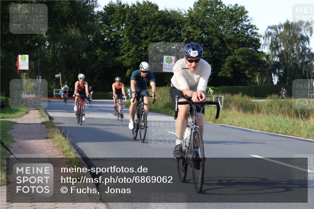 25.08.2024 - Elbe Triathlon Hamburg Fuchs,  Jonas http://msf.ph/oto/6869062 25.08.2024 09:31:45 Radfahren 176, 200, 373, 397, 219, 350, 124, 147, 133 meine-sportfotos.de