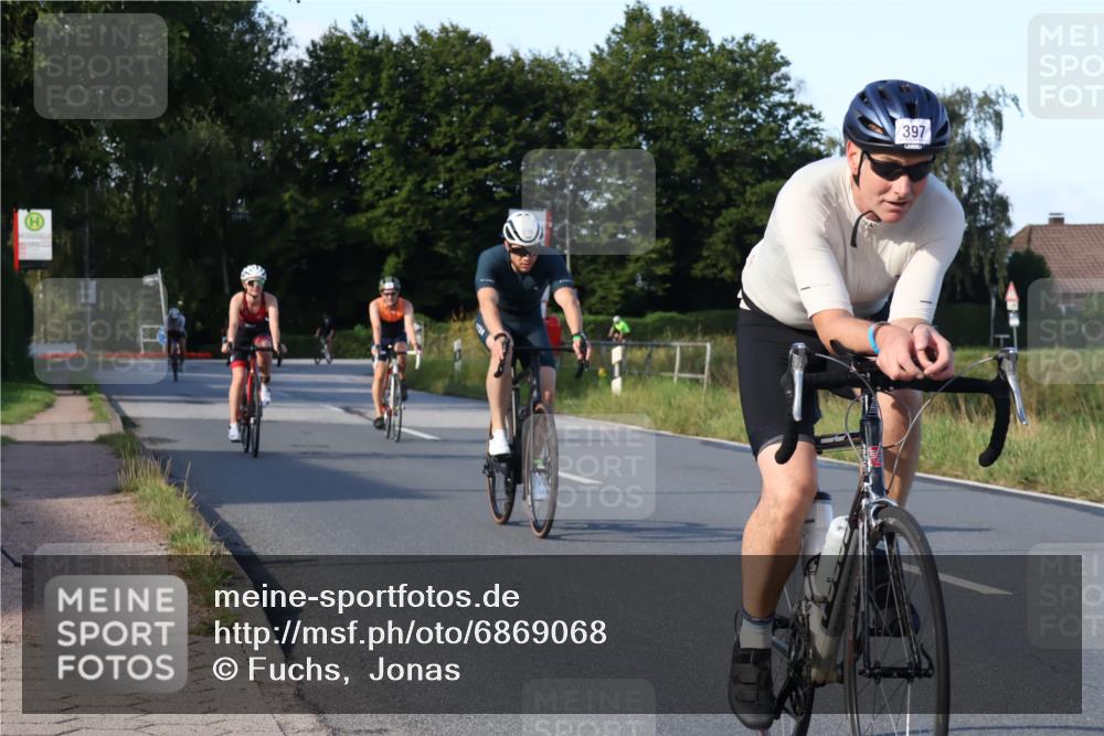 25.08.2024 - Elbe Triathlon Hamburg Fuchs,  Jonas http://msf.ph/oto/6869068 25.08.2024 09:31:46 Radfahren 176, 200, 373, 397, 219, 350, 124, 147, 133, 469 meine-sportfotos.de
