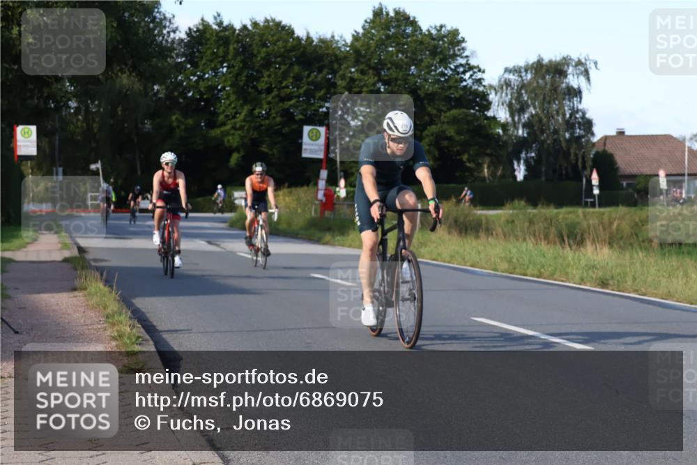 25.08.2024 - Elbe Triathlon Hamburg Fuchs,  Jonas http://msf.ph/oto/6869075 25.08.2024 09:31:46 Radfahren 176, 200, 373, 397, 219, 350, 124, 147, 133, 469 meine-sportfotos.de