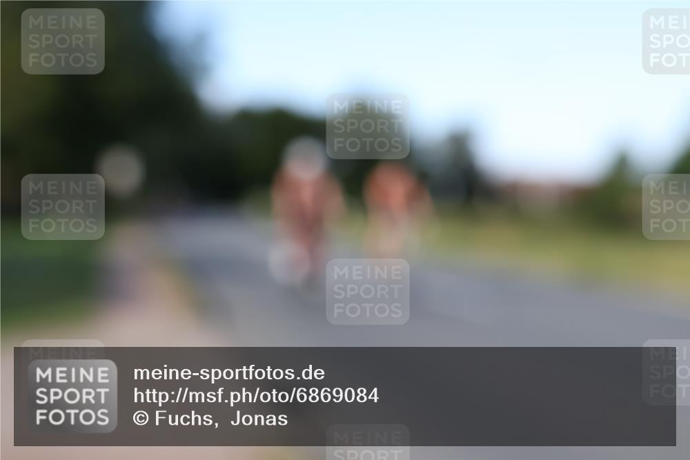 25.08.2024 - Elbe Triathlon Hamburg Fuchs,  Jonas http://msf.ph/oto/6869084 25.08.2024 09:31:47 Radfahren 200, 373, 397, 219, 350, 124, 147, 133, 469 meine-sportfotos.de