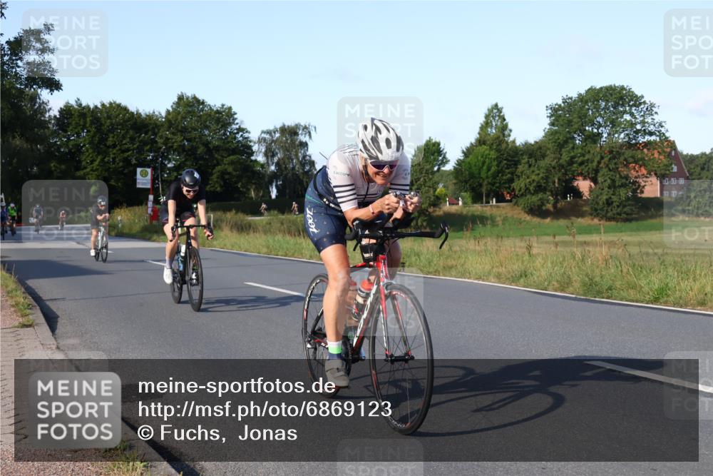 25.08.2024 - Elbe Triathlon Hamburg Fuchs,  Jonas http://msf.ph/oto/6869123 25.08.2024 09:31:52 Radfahren 219, 350, 124, 147, 133, 469, 175, 321, 356, 139 meine-sportfotos.de