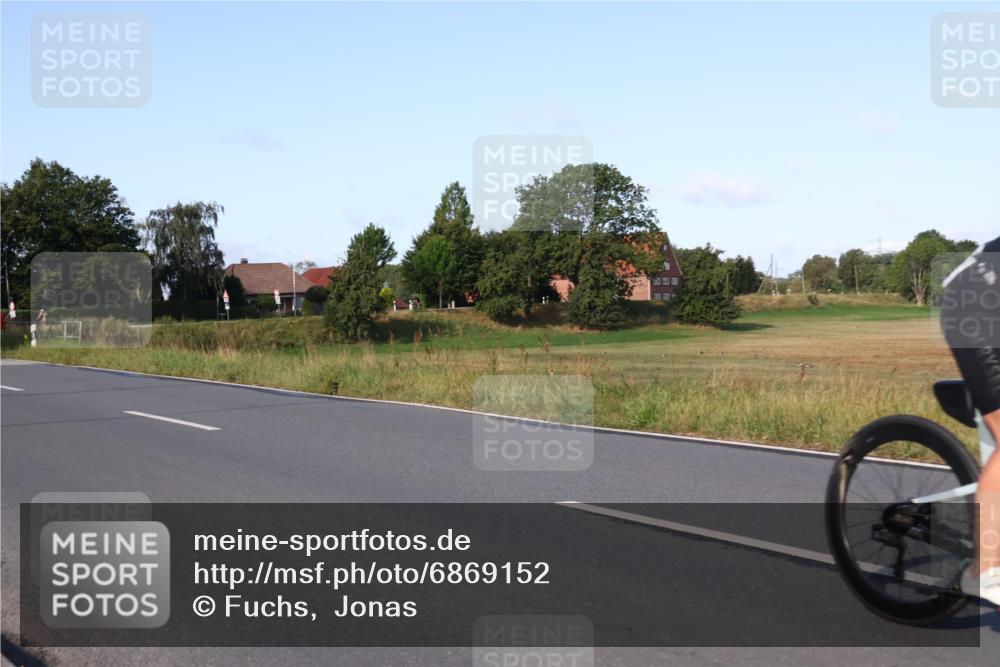 25.08.2024 - Elbe Triathlon Hamburg Fuchs,  Jonas http://msf.ph/oto/6869152 25.08.2024 09:31:53 Radfahren 350, 124, 147, 133, 469, 175, 321, 356, 139 meine-sportfotos.de