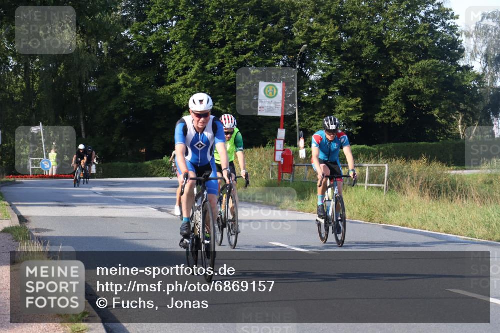 25.08.2024 - Elbe Triathlon Hamburg Fuchs,  Jonas http://msf.ph/oto/6869157 25.08.2024 09:31:55 Radfahren 147, 133, 469, 175, 321, 356, 139, 396, 229 meine-sportfotos.de