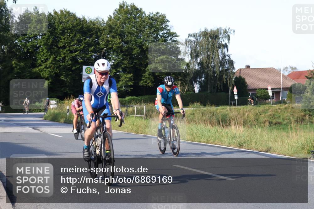 25.08.2024 - Elbe Triathlon Hamburg Fuchs,  Jonas http://msf.ph/oto/6869169 25.08.2024 09:31:55 Radfahren 147, 133, 469, 175, 321, 356, 139, 396, 229 meine-sportfotos.de