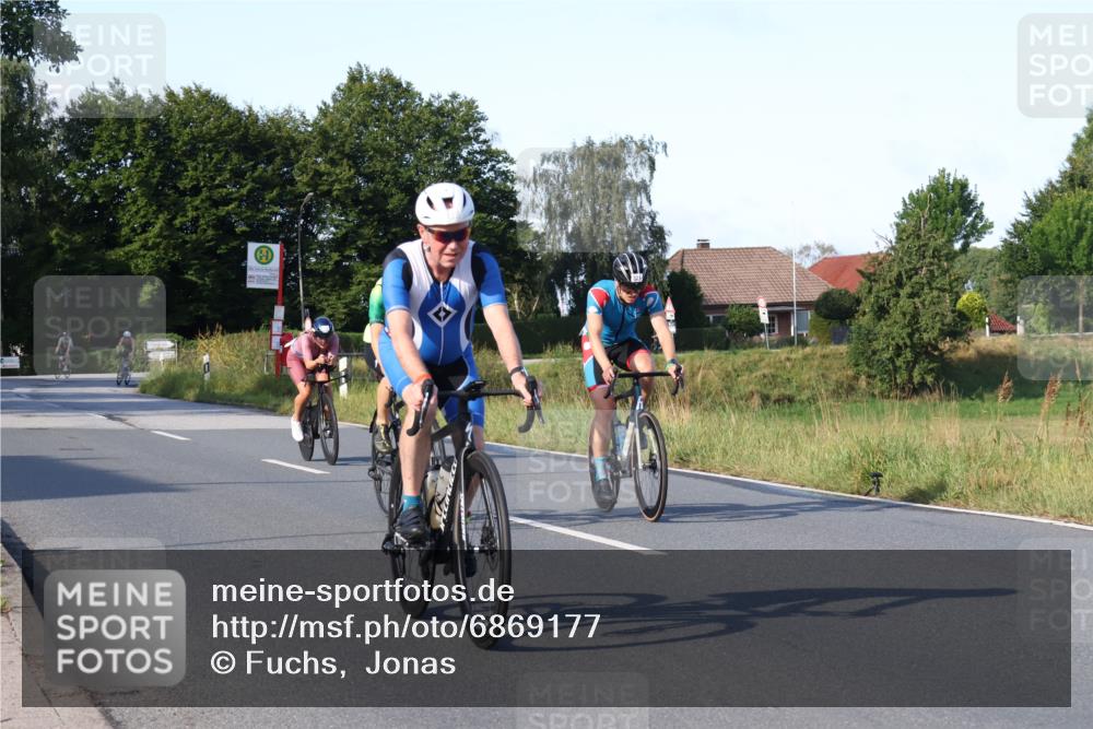 25.08.2024 - Elbe Triathlon Hamburg Fuchs,  Jonas http://msf.ph/oto/6869177 25.08.2024 09:31:56 Radfahren 147, 133, 469, 175, 321, 356, 139, 396, 229, 423 meine-sportfotos.de