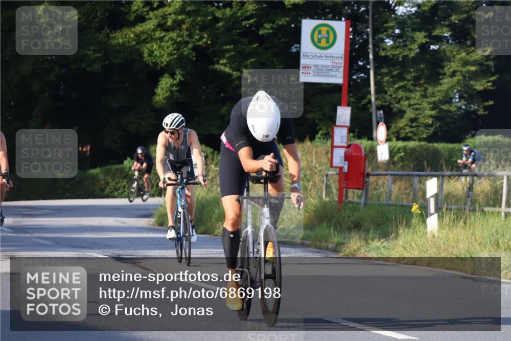 25.08.2024 - Elbe Triathlon Hamburg Fuchs,  Jonas http://msf.ph/oto/6869198 25.08.2024 09:31:59 Radfahren 175, 321, 356, 139, 396, 229, 423, 206 meine-sportfotos.de