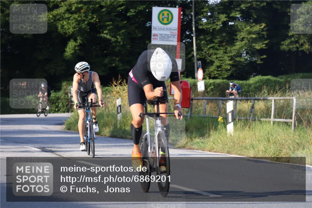 25.08.2024 - Elbe Triathlon Hamburg Fuchs,  Jonas http://msf.ph/oto/6869201 25.08.2024 09:32:00 Radfahren 175, 321, 356, 139, 396, 229, 423, 206, 345 meine-sportfotos.de