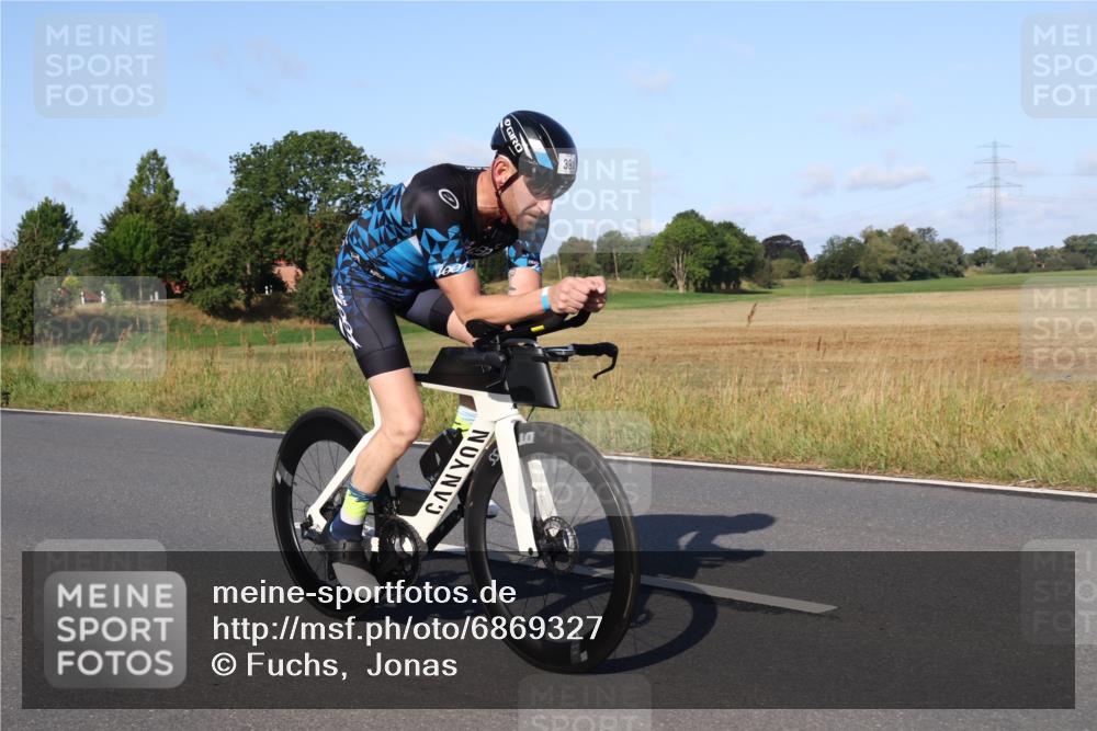 25.08.2024 - Elbe Triathlon Hamburg Fuchs,  Jonas http://msf.ph/oto/6869327 25.08.2024 09:32:09 Radfahren 206, 345, 391, 59 meine-sportfotos.de