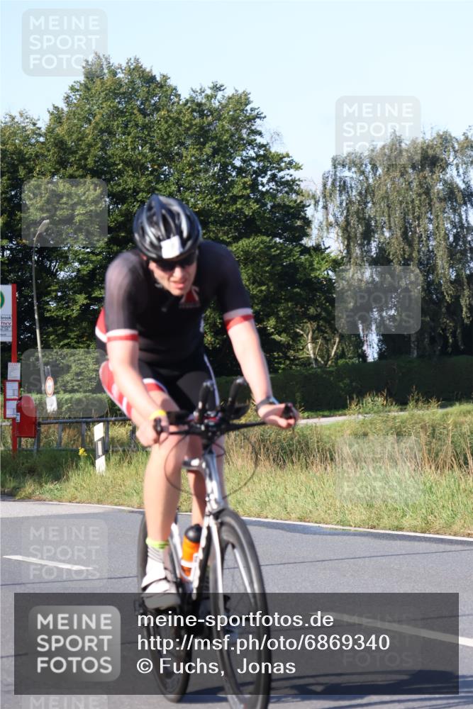 25.08.2024 - Elbe Triathlon Hamburg Fuchs,  Jonas http://msf.ph/oto/6869340 25.08.2024 09:32:15 Radfahren 59, 73, 99, 339, 107 meine-sportfotos.de