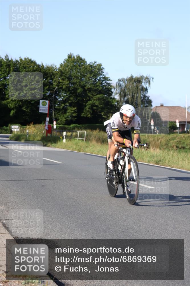 25.08.2024 - Elbe Triathlon Hamburg Fuchs,  Jonas http://msf.ph/oto/6869369 25.08.2024 09:32:18 Radfahren 59, 73, 99, 339, 107, 366 meine-sportfotos.de