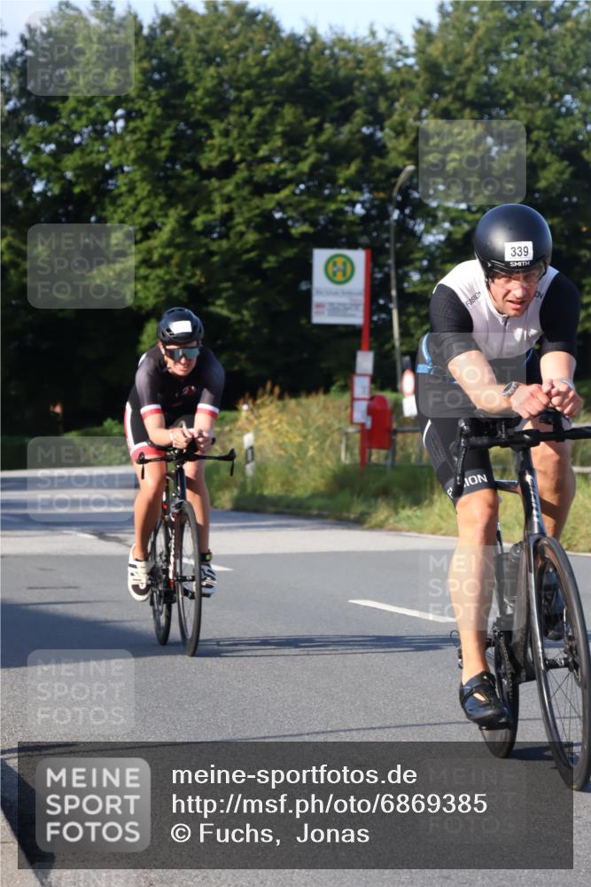 25.08.2024 - Elbe Triathlon Hamburg Fuchs,  Jonas http://msf.ph/oto/6869385 25.08.2024 09:32:21 Radfahren 59, 73, 99, 339, 107, 366 meine-sportfotos.de