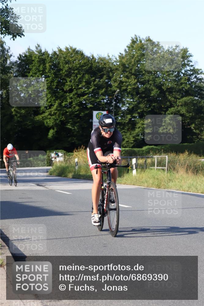 25.08.2024 - Elbe Triathlon Hamburg Fuchs,  Jonas http://msf.ph/oto/6869390 25.08.2024 09:32:22 Radfahren 73, 99, 339, 107, 366 meine-sportfotos.de