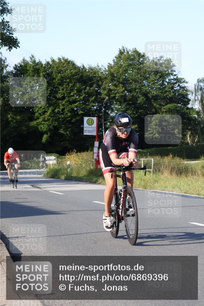 25.08.2024 - Elbe Triathlon Hamburg Fuchs,  Jonas http://msf.ph/oto/6869396 25.08.2024 09:32:22 Radfahren 73, 99, 339, 107, 366 meine-sportfotos.de