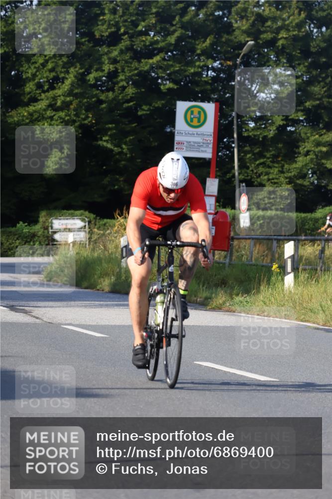 25.08.2024 - Elbe Triathlon Hamburg Fuchs,  Jonas http://msf.ph/oto/6869400 25.08.2024 09:32:23 Radfahren 73, 99, 339, 107, 366 meine-sportfotos.de