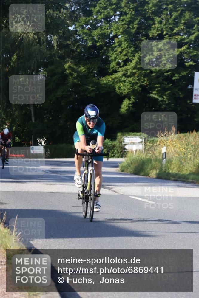 25.08.2024 - Elbe Triathlon Hamburg Fuchs,  Jonas http://msf.ph/oto/6869441 25.08.2024 09:32:30 Radfahren 366, 127, 118, 164, 445 meine-sportfotos.de