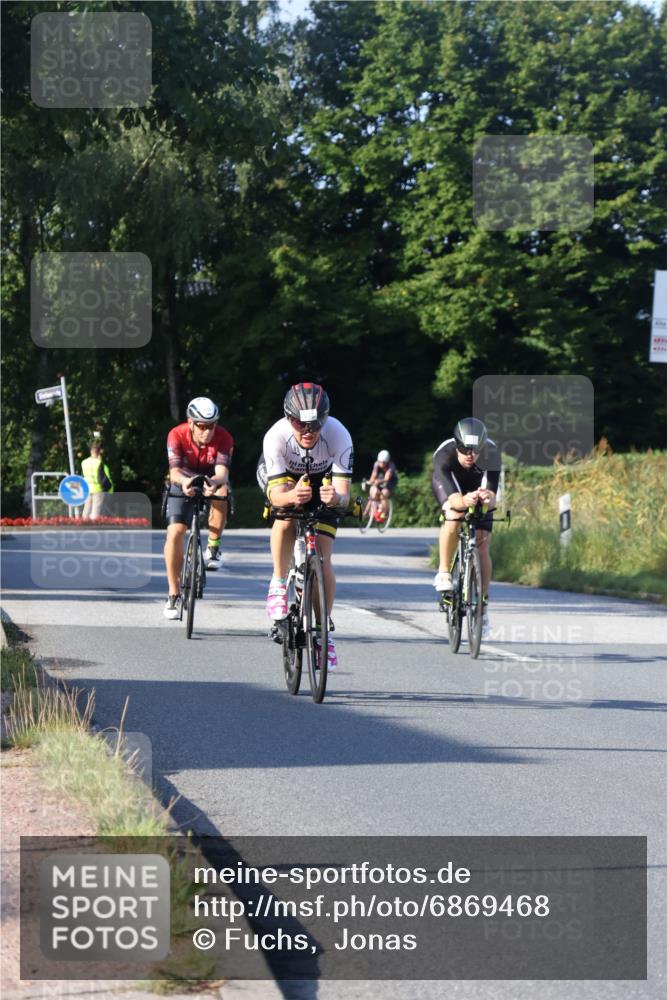 25.08.2024 - Elbe Triathlon Hamburg Fuchs,  Jonas http://msf.ph/oto/6869468 25.08.2024 09:32:33 Radfahren 127, 118, 164, 445 meine-sportfotos.de