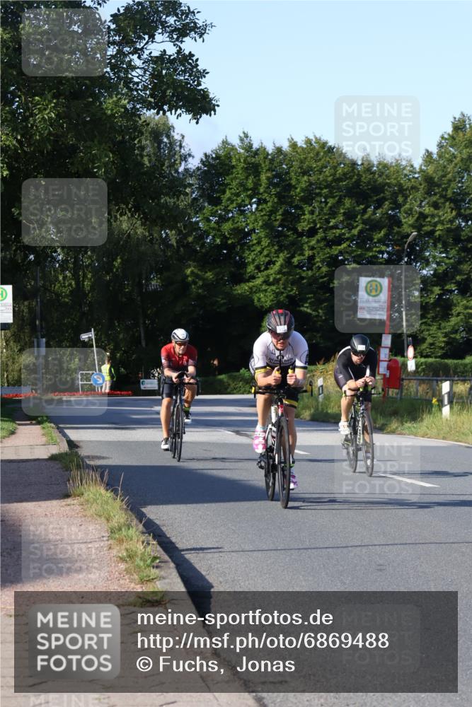 25.08.2024 - Elbe Triathlon Hamburg Fuchs,  Jonas http://msf.ph/oto/6869488 25.08.2024 09:32:34 Radfahren 127, 118, 164, 445 meine-sportfotos.de