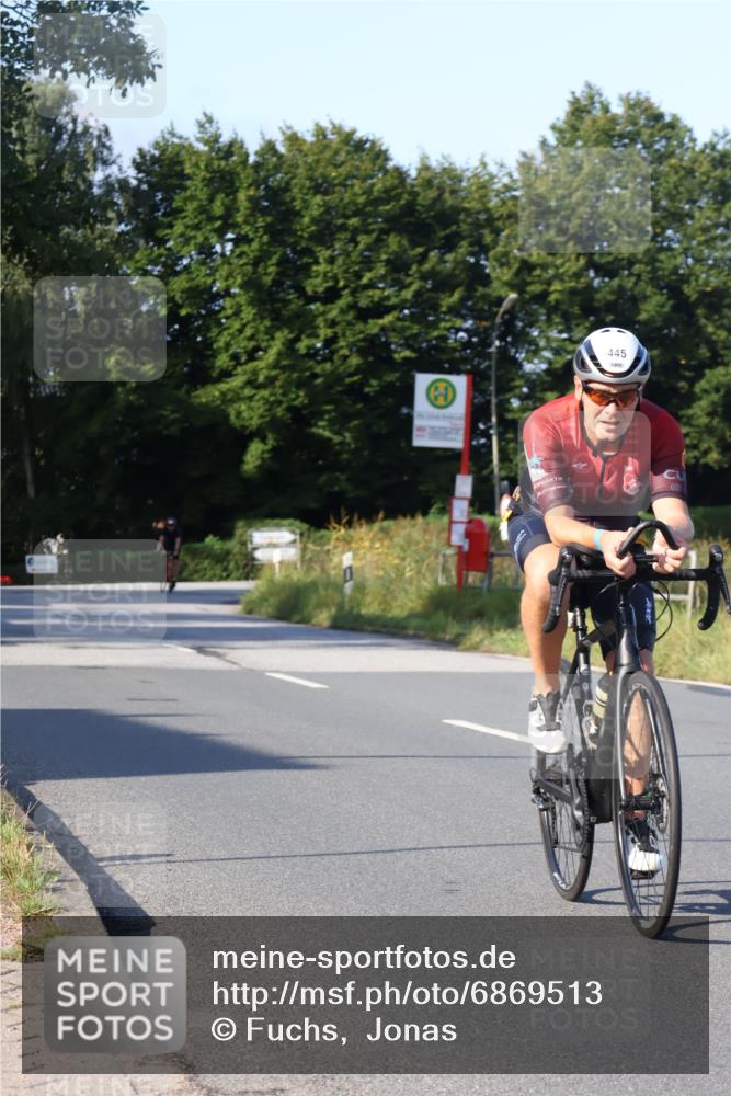 25.08.2024 - Elbe Triathlon Hamburg Fuchs,  Jonas http://msf.ph/oto/6869513 25.08.2024 09:32:35 Radfahren 127, 118, 164, 445 meine-sportfotos.de