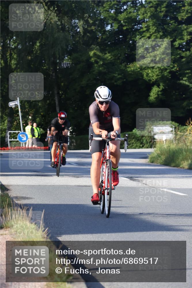25.08.2024 - Elbe Triathlon Hamburg Fuchs,  Jonas http://msf.ph/oto/6869517 25.08.2024 09:32:40 Radfahren 118, 164, 445, 441, 177 meine-sportfotos.de