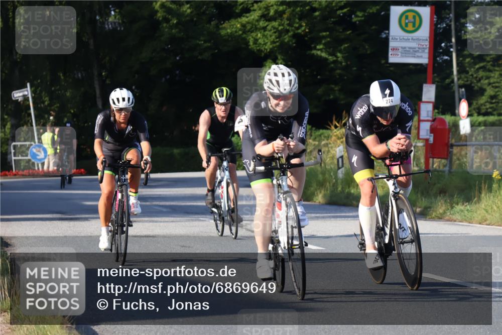 25.08.2024 - Elbe Triathlon Hamburg Fuchs,  Jonas http://msf.ph/oto/6869649 25.08.2024 09:32:53 Radfahren 274, 144, 146, 393 meine-sportfotos.de