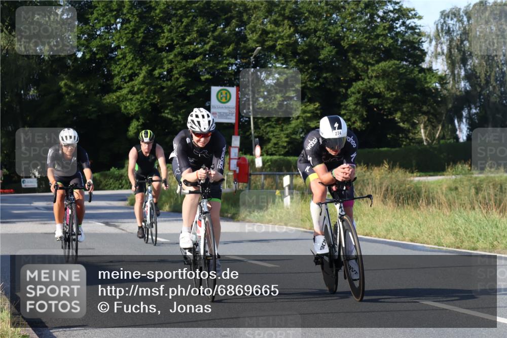25.08.2024 - Elbe Triathlon Hamburg Fuchs,  Jonas http://msf.ph/oto/6869665 25.08.2024 09:32:53 Radfahren 274, 144, 146, 393 meine-sportfotos.de