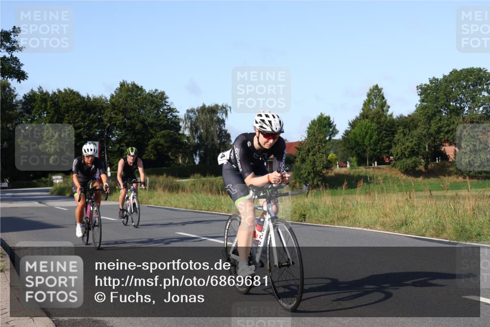 25.08.2024 - Elbe Triathlon Hamburg Fuchs,  Jonas http://msf.ph/oto/6869681 25.08.2024 09:32:54 Radfahren 274, 144, 146, 393, 382 meine-sportfotos.de