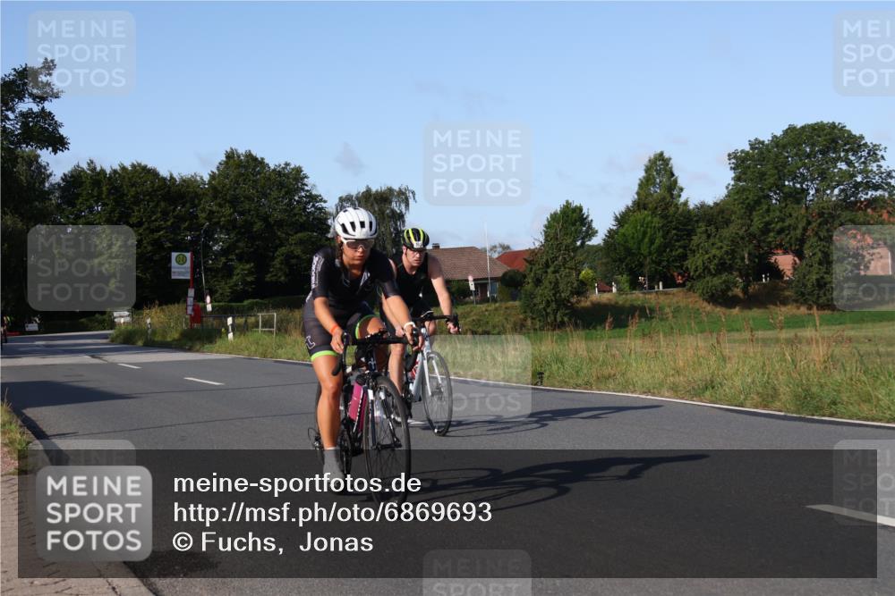 25.08.2024 - Elbe Triathlon Hamburg Fuchs,  Jonas http://msf.ph/oto/6869693 25.08.2024 09:32:55 Radfahren 274, 144, 146, 393, 382 meine-sportfotos.de