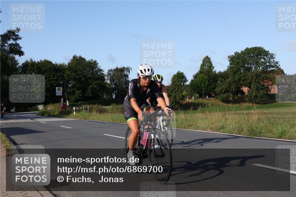 25.08.2024 - Elbe Triathlon Hamburg Fuchs,  Jonas http://msf.ph/oto/6869700 25.08.2024 09:32:55 Radfahren 274, 144, 146, 393, 382 meine-sportfotos.de