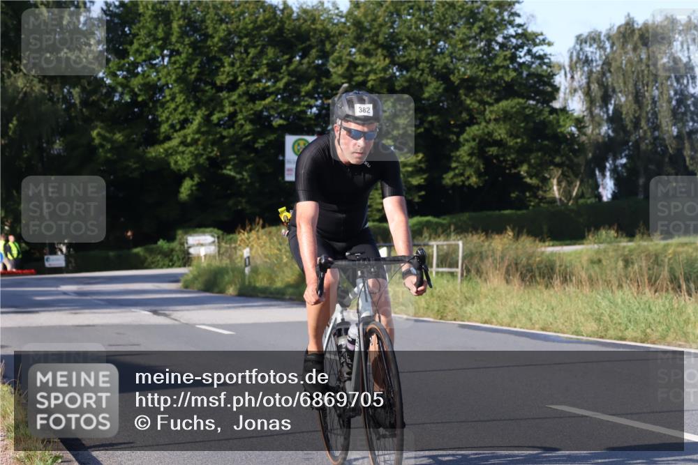 25.08.2024 - Elbe Triathlon Hamburg Fuchs,  Jonas http://msf.ph/oto/6869705 25.08.2024 09:33:00 Radfahren 144, 146, 393, 382 meine-sportfotos.de