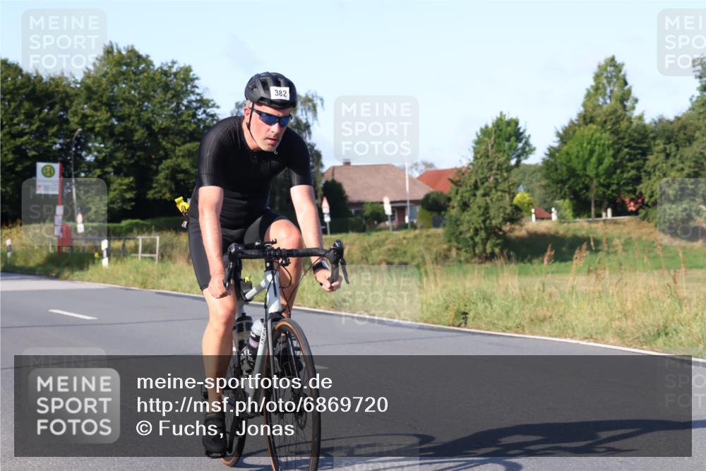 25.08.2024 - Elbe Triathlon Hamburg Fuchs,  Jonas http://msf.ph/oto/6869720 25.08.2024 09:33:00 Radfahren 144, 146, 393, 382 meine-sportfotos.de