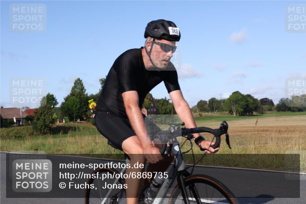 25.08.2024 - Elbe Triathlon Hamburg Fuchs,  Jonas http://msf.ph/oto/6869735 25.08.2024 09:33:01 Radfahren 382, 336 meine-sportfotos.de