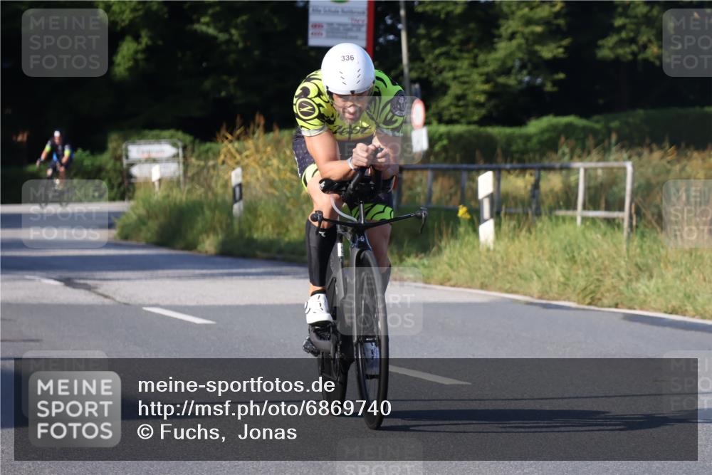25.08.2024 - Elbe Triathlon Hamburg Fuchs,  Jonas http://msf.ph/oto/6869740 25.08.2024 09:33:07 Radfahren 336 meine-sportfotos.de