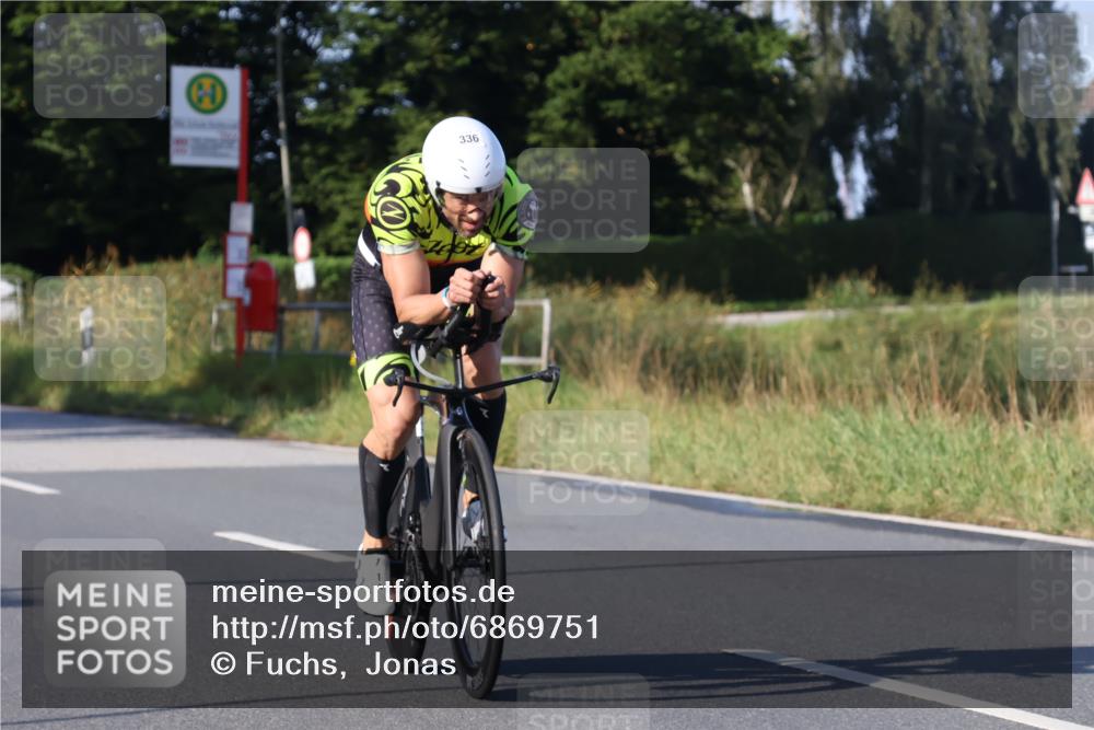 25.08.2024 - Elbe Triathlon Hamburg Fuchs,  Jonas http://msf.ph/oto/6869751 25.08.2024 09:33:07 Radfahren 336 meine-sportfotos.de