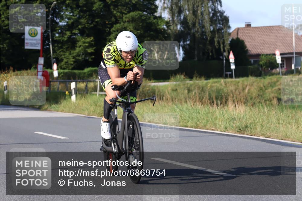 25.08.2024 - Elbe Triathlon Hamburg Fuchs,  Jonas http://msf.ph/oto/6869754 25.08.2024 09:33:07 Radfahren 336 meine-sportfotos.de
