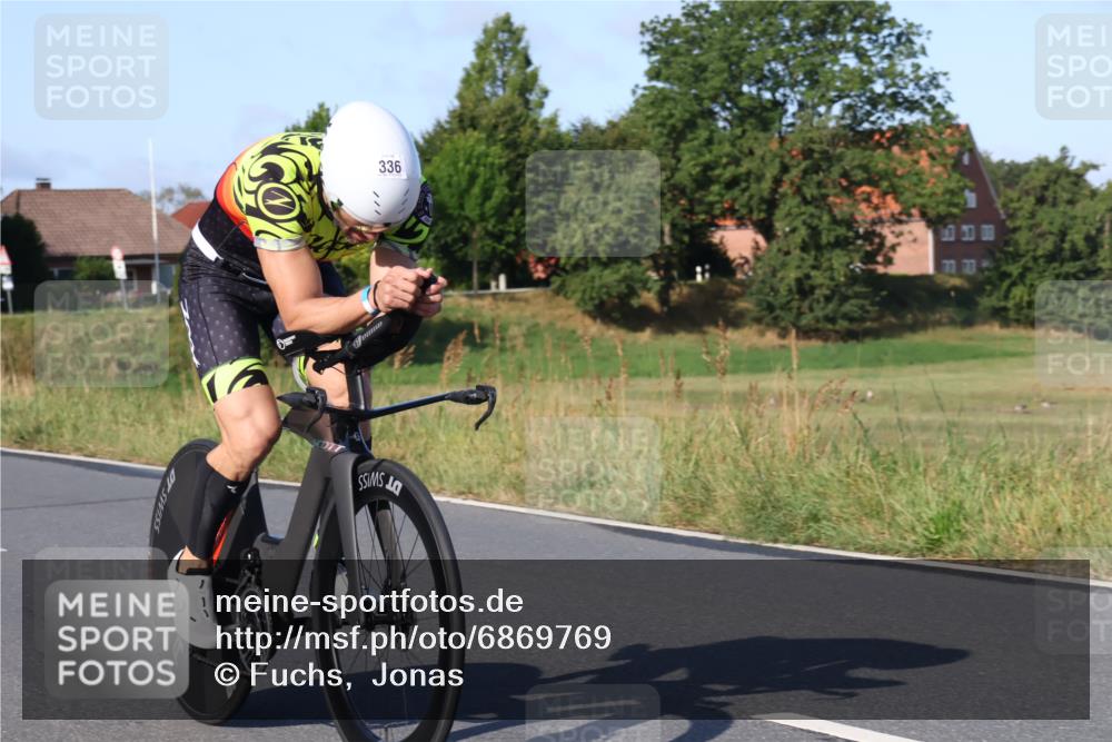 25.08.2024 - Elbe Triathlon Hamburg Fuchs,  Jonas http://msf.ph/oto/6869769 25.08.2024 09:33:08 Radfahren 336 meine-sportfotos.de