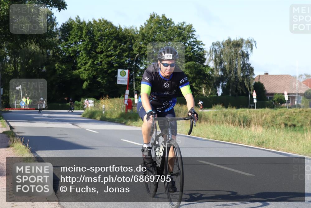 25.08.2024 - Elbe Triathlon Hamburg Fuchs,  Jonas http://msf.ph/oto/6869795 25.08.2024 09:33:16 Radfahren 331, 172, 313 meine-sportfotos.de