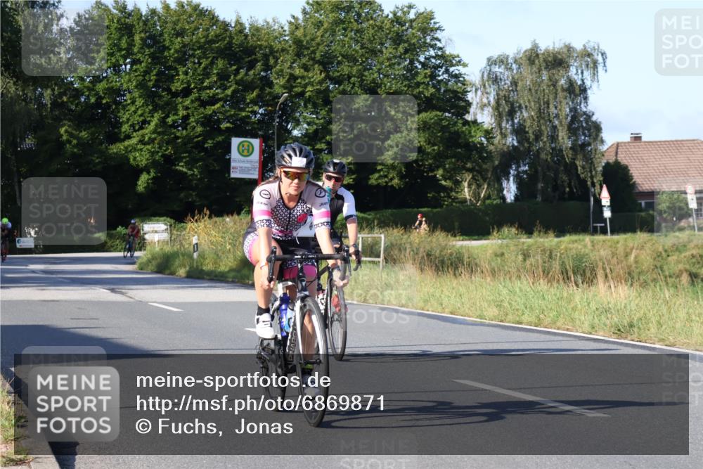 25.08.2024 - Elbe Triathlon Hamburg Fuchs,  Jonas http://msf.ph/oto/6869871 25.08.2024 09:33:26 Radfahren 172, 313, 108, 364, 486, 353 meine-sportfotos.de