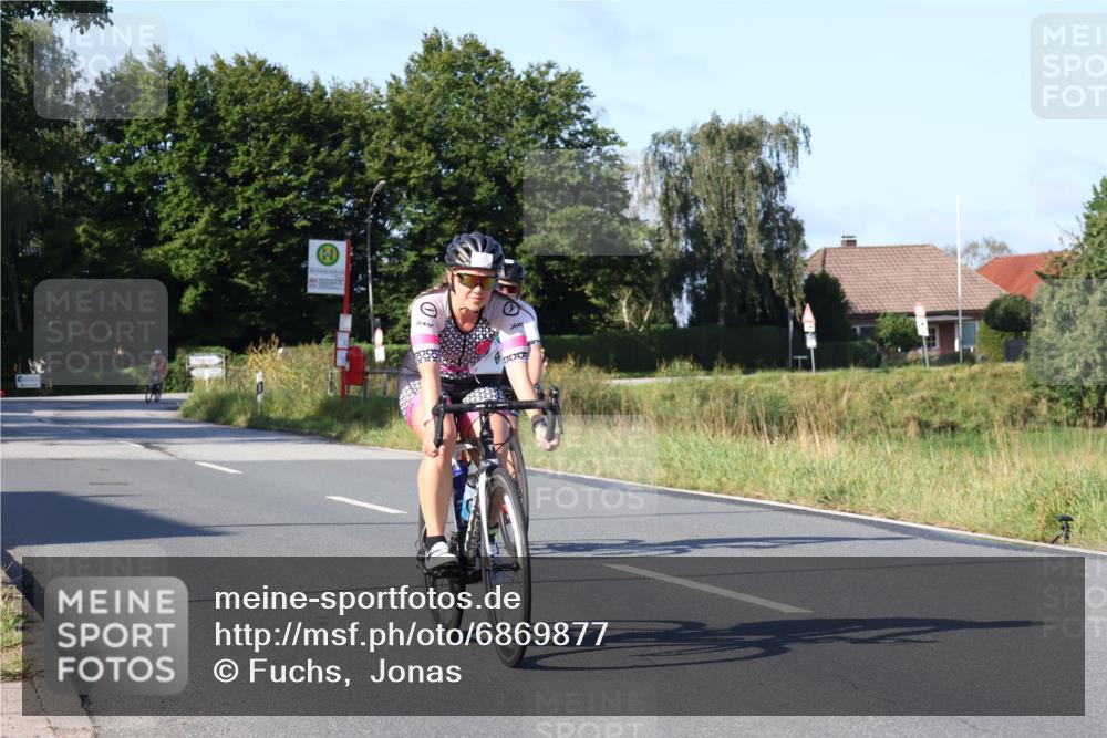25.08.2024 - Elbe Triathlon Hamburg Fuchs,  Jonas http://msf.ph/oto/6869877 25.08.2024 09:33:26 Radfahren 172, 313, 108, 364, 486, 353 meine-sportfotos.de