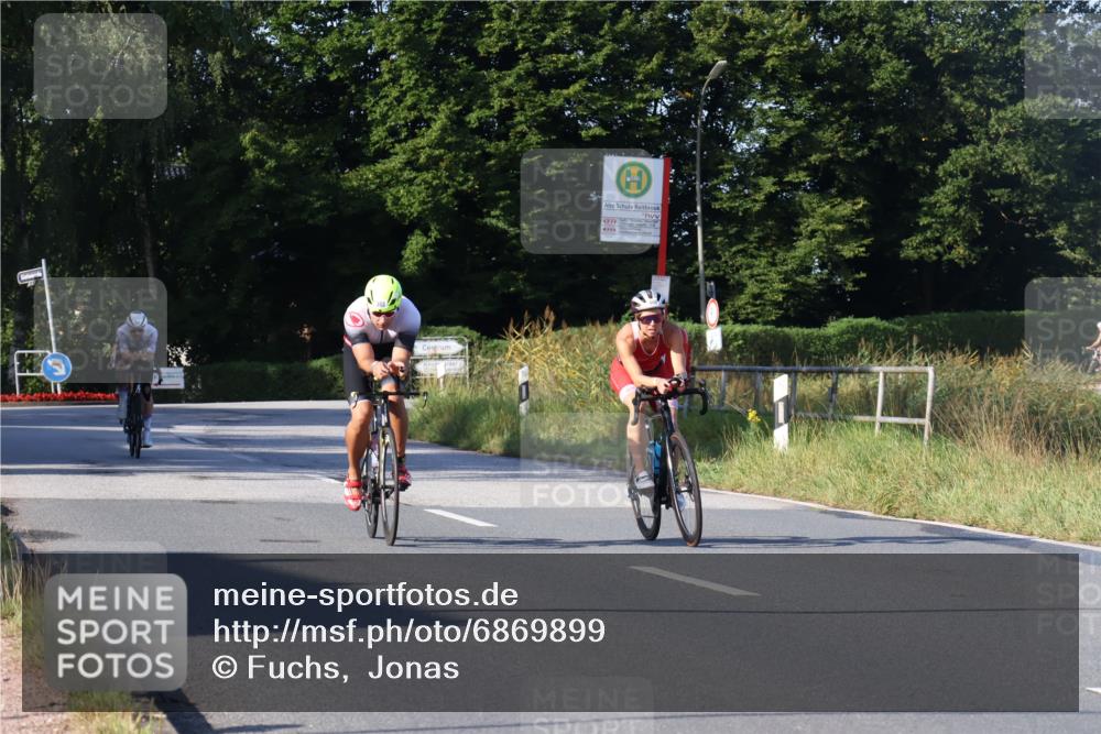 25.08.2024 - Elbe Triathlon Hamburg Fuchs,  Jonas http://msf.ph/oto/6869899 25.08.2024 09:33:31 Radfahren 108, 364, 486, 353, 323 meine-sportfotos.de
