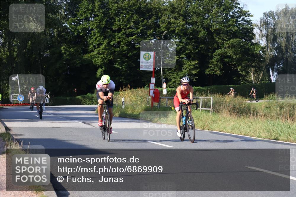 25.08.2024 - Elbe Triathlon Hamburg Fuchs,  Jonas http://msf.ph/oto/6869909 25.08.2024 09:33:31 Radfahren 108, 364, 486, 353, 323 meine-sportfotos.de