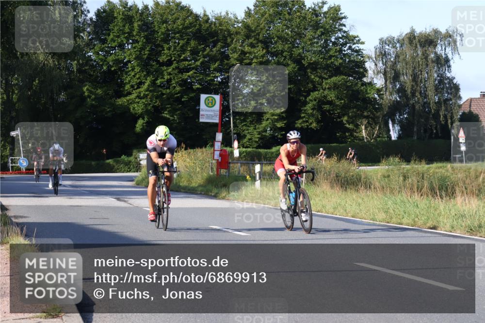 25.08.2024 - Elbe Triathlon Hamburg Fuchs,  Jonas http://msf.ph/oto/6869913 25.08.2024 09:33:31 Radfahren 108, 364, 486, 353, 323 meine-sportfotos.de