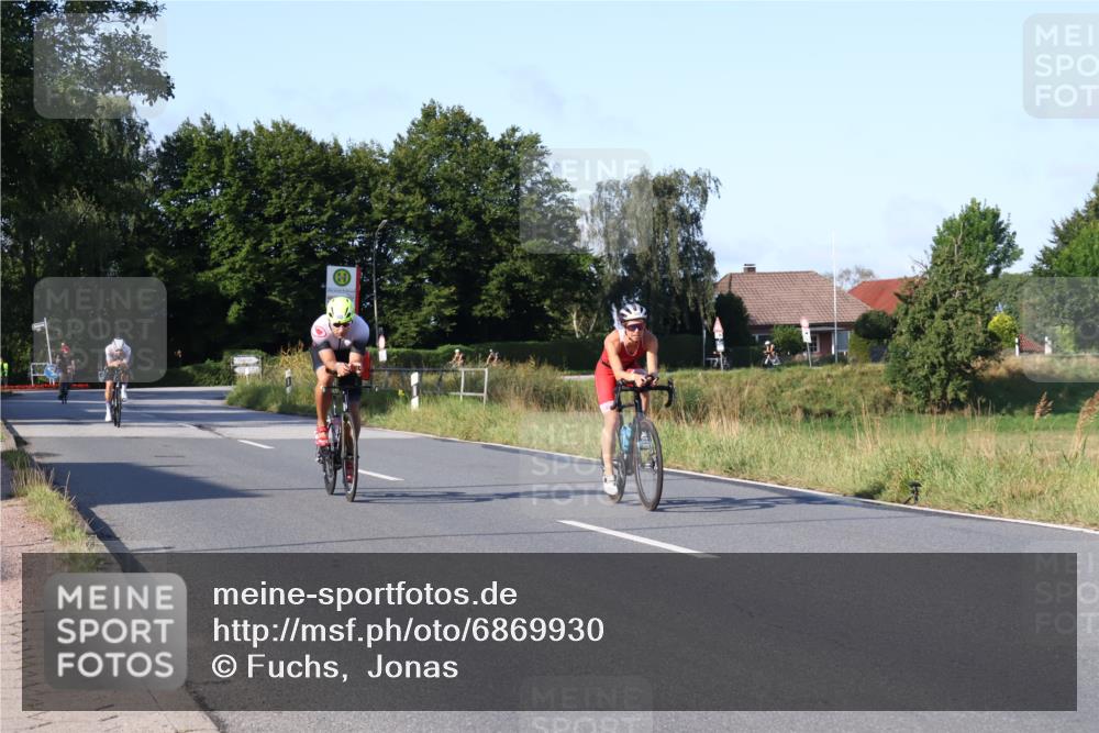 25.08.2024 - Elbe Triathlon Hamburg Fuchs,  Jonas http://msf.ph/oto/6869930 25.08.2024 09:33:32 Radfahren 108, 364, 486, 353, 323, 181 meine-sportfotos.de